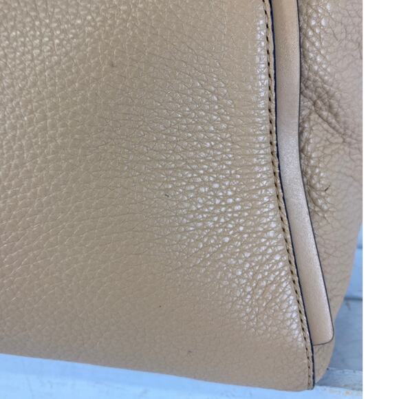 MICHAEL KORS, LIGHT TAN PEBBLED LEATHER WOMENS SHOULDER BAG - Picture 13 of 15